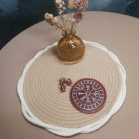 Runeplaat met 3 runestenen